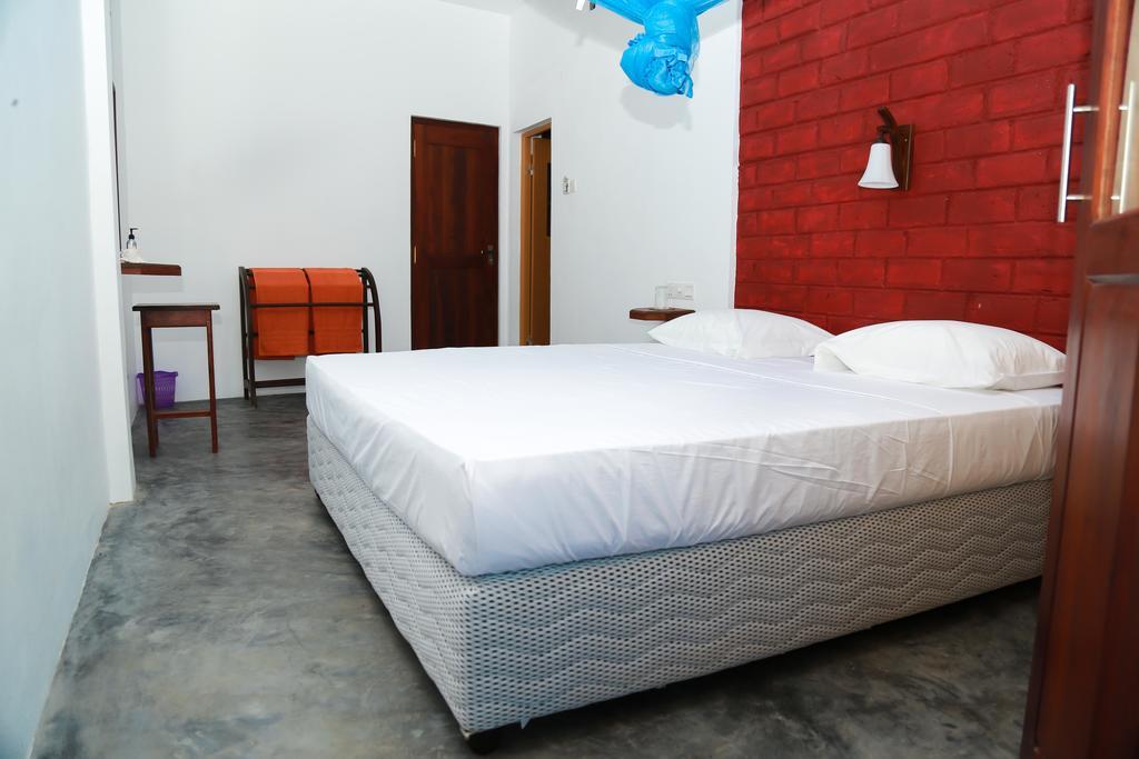 Four Season Guest House Tangalle Exterior photo